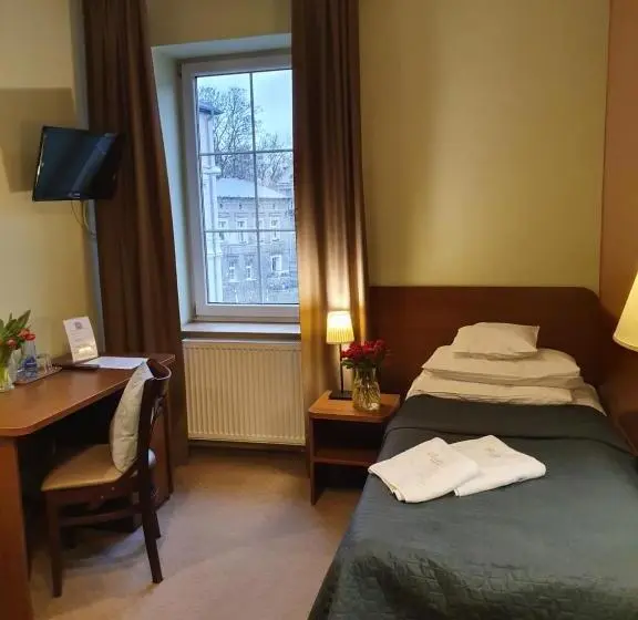 Standard Yhden Hengen Huone, Siesta
