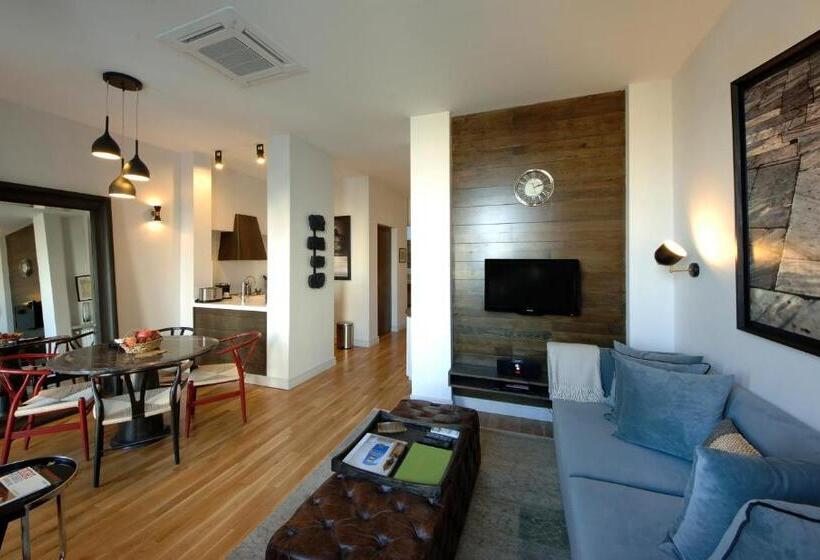 سوییت سوپریور, Urban Suites