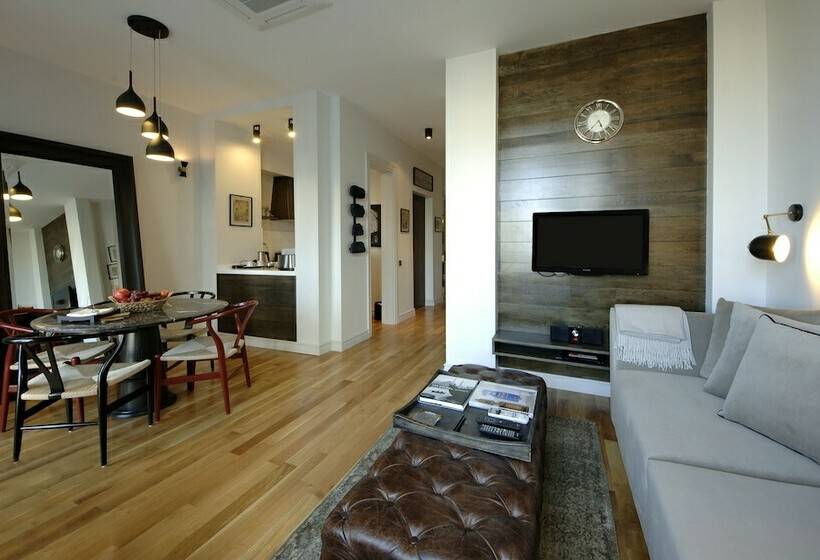 سوییت سوپریور, Urban Suites