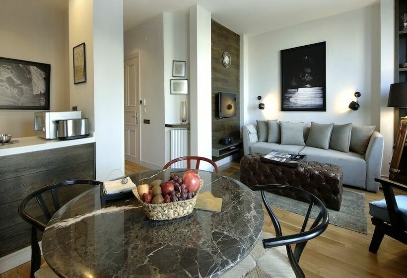 سوییت سوپریور, Urban Suites