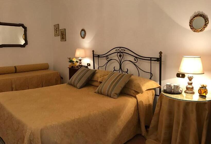 اتاق استاندارد سه تخته با چشمانداز باغ, Villa Del Papa