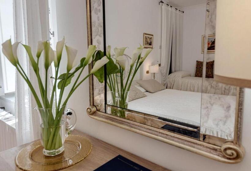 اتاق استاندارد سه تخته با چشمانداز باغ, Villa Del Papa