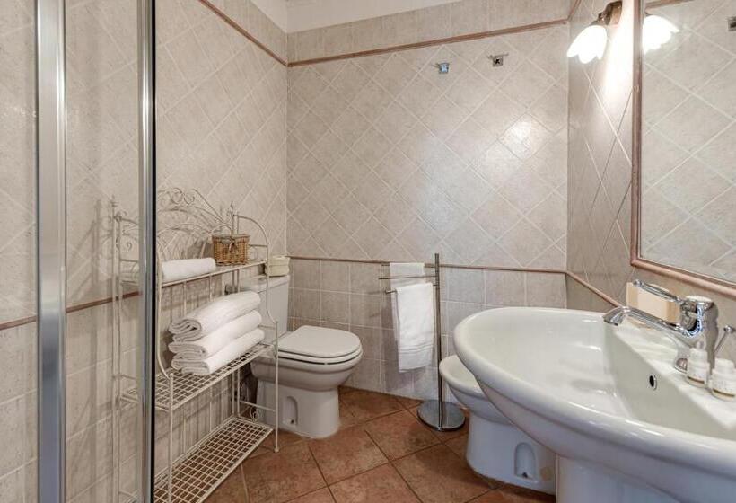 سوییت, Villa Del Papa