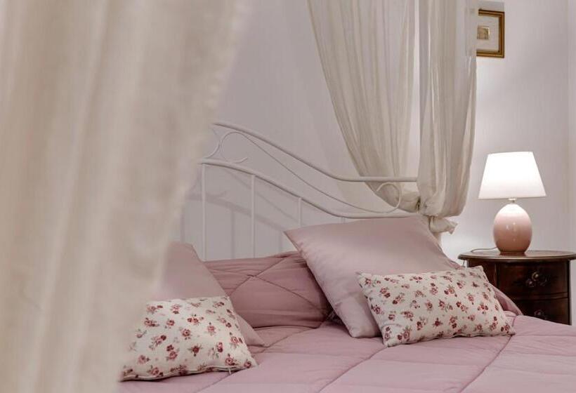 سوییت, Villa Del Papa