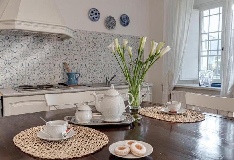 سوییت, Villa Del Papa