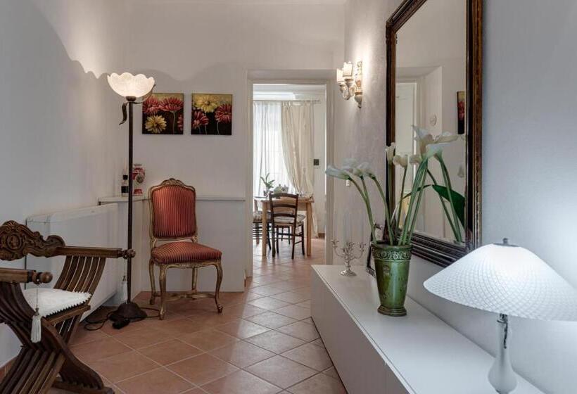 استودیوی استاندارد, Villa Del Papa