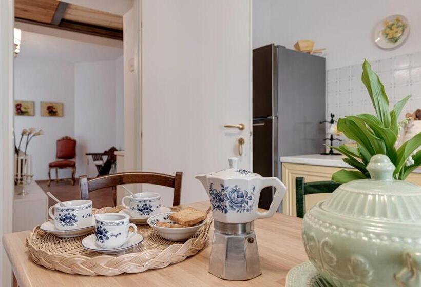 استودیوی استاندارد, Villa Del Papa