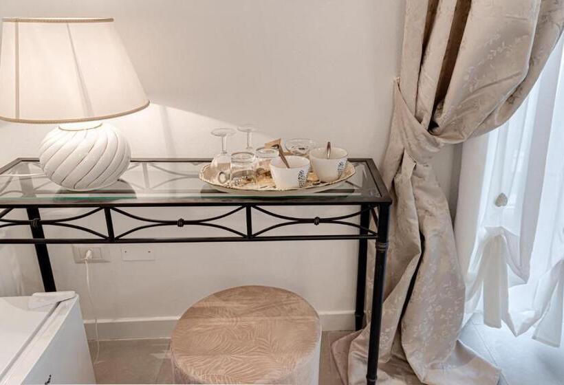 اتاق لوکس, Villa Del Papa