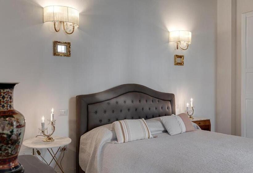 اتاق لوکس, Villa Del Papa