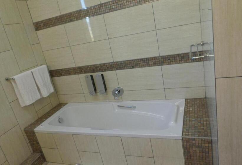 디럭스 룸, The Links Guest House