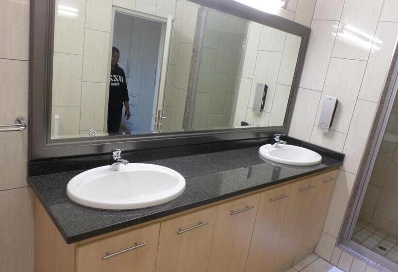 패밀리 룸, The Links Guest House