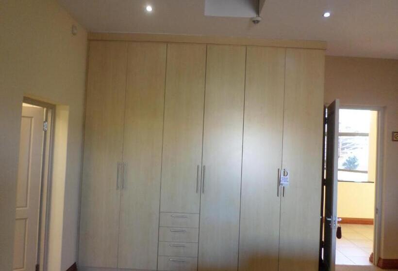 패밀리 룸, The Links Guest House