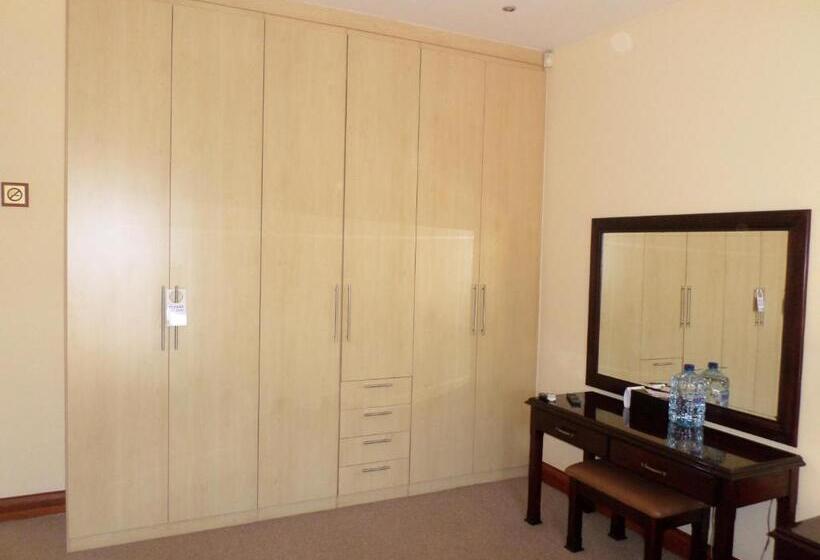 디럭스 룸, The Links Guest House