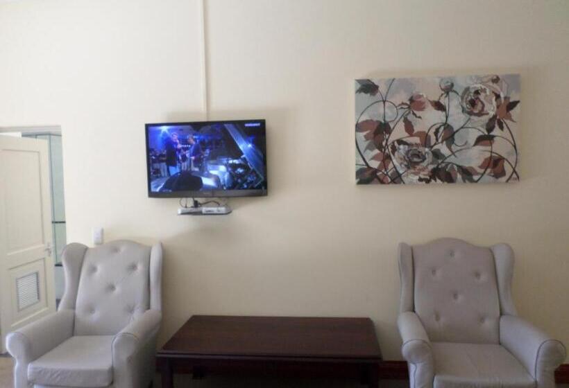 디럭스 룸, The Links Guest House