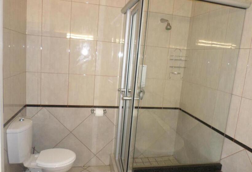 디럭스 룸, The Links Guest House