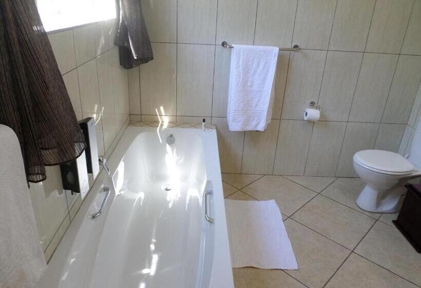 디럭스 룸, The Links Guest House