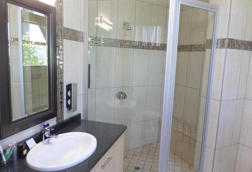 디럭스 룸, The Links Guest House