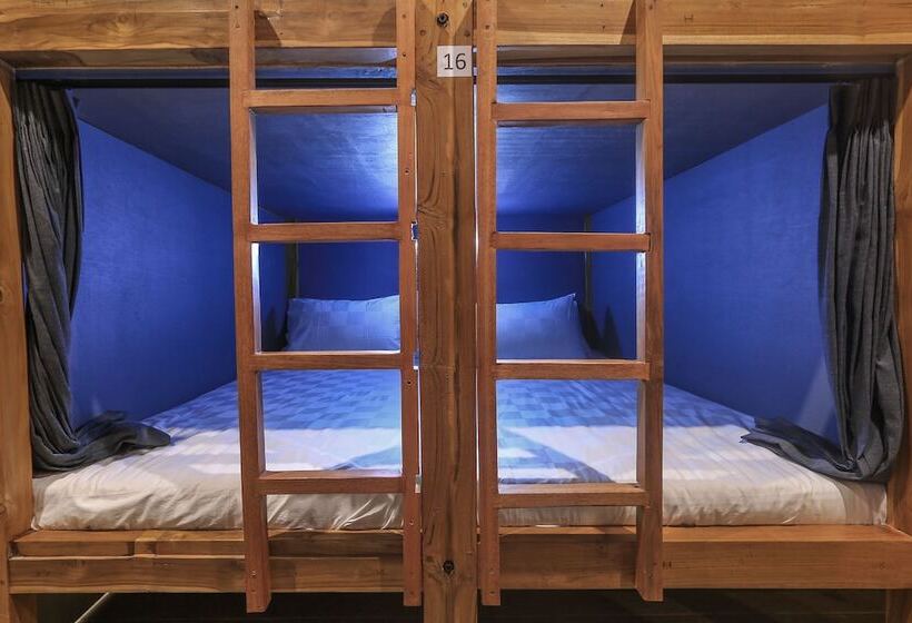 共用房间的床, Green Hill Boutique