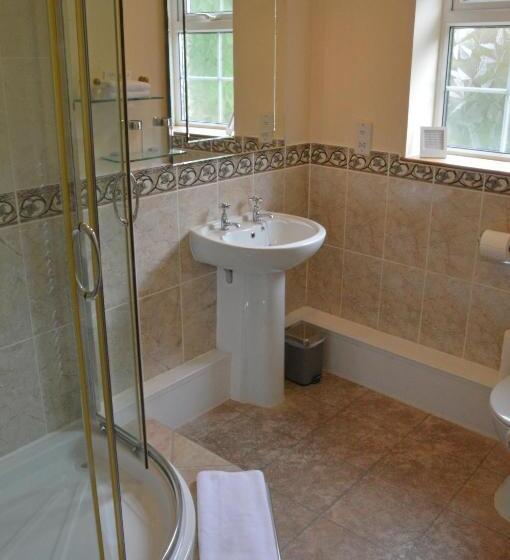 マウンテンビュースタンダードルーム, Bryn Hebog