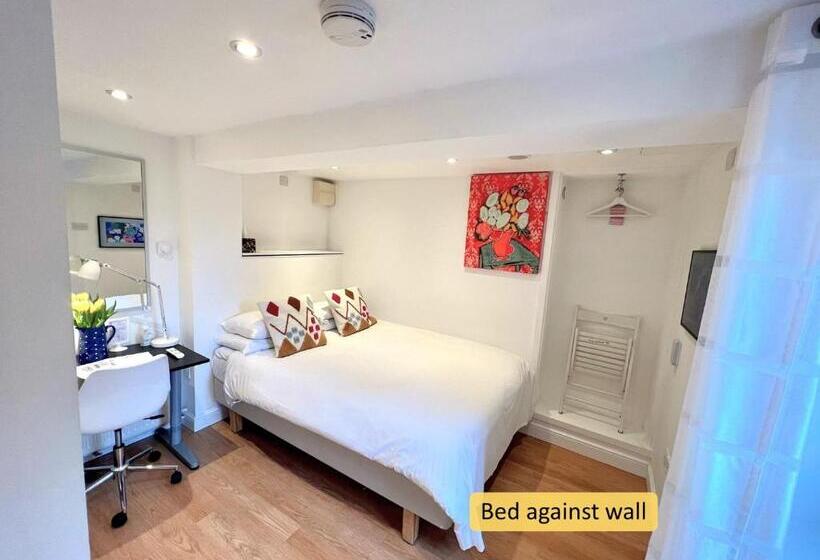 اتاق عادی, Ferndale Mews