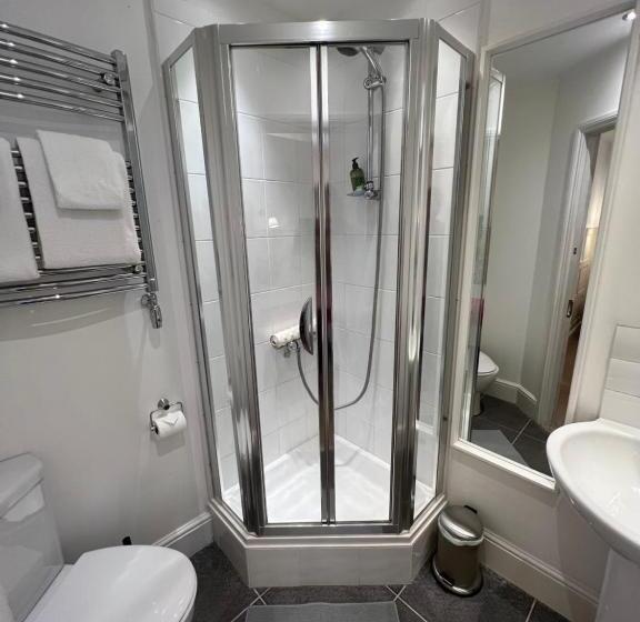 اتاق سوپریور, Ferndale Mews