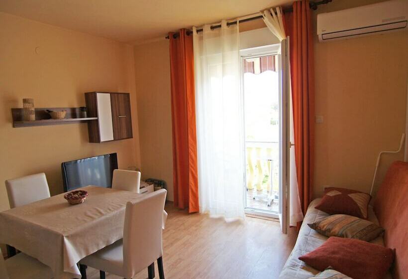Huoneisto 1 Makuuhuone, Guesthouse Mira