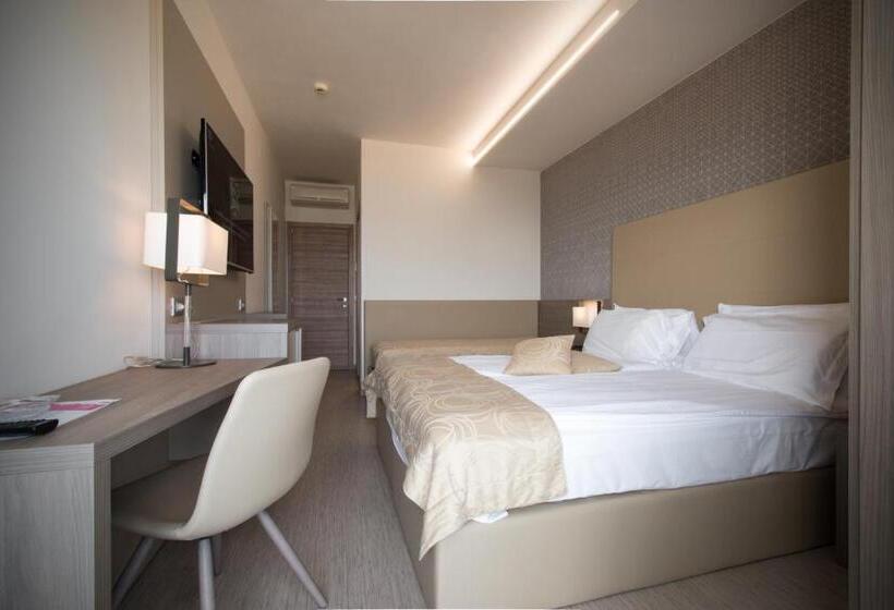 Triple Room Sea View, Delle Nazioni   Adults Only