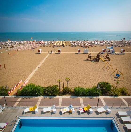 جناح مطلّ علي البحر, Delle Nazioni   Adults Only