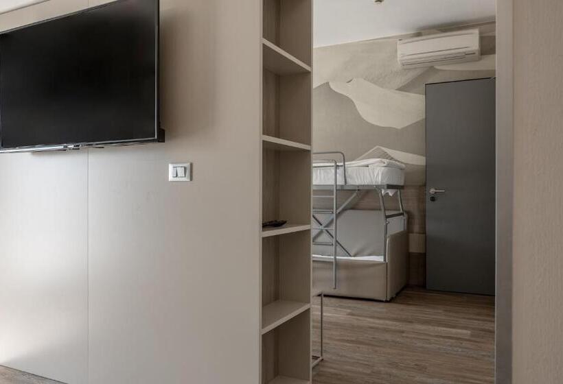 جناح مطلّ علي البحر, Delle Nazioni   Adults Only