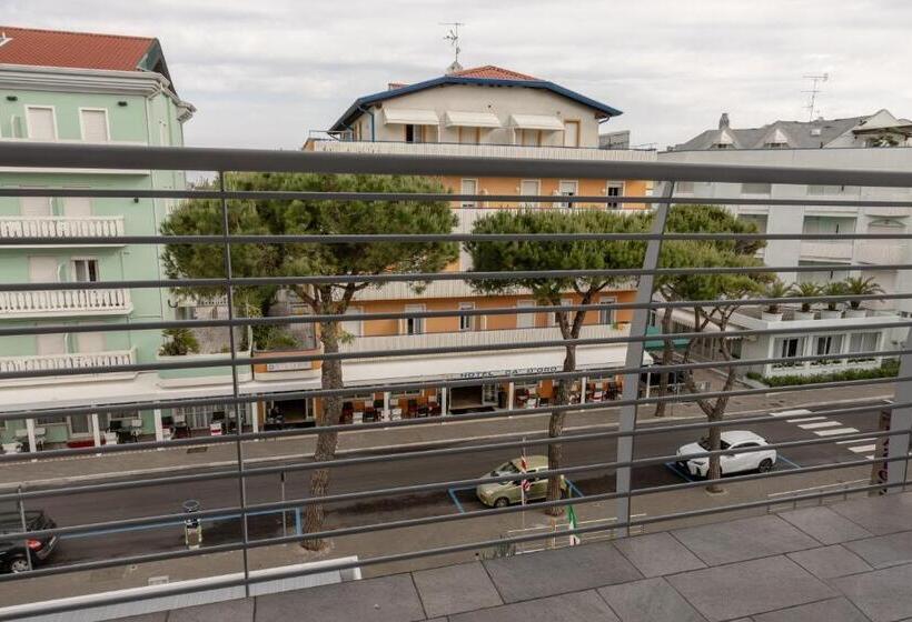 غرفة قياسية ثلاثية مزودة بشرفة, Delle Nazioni   Adults Only