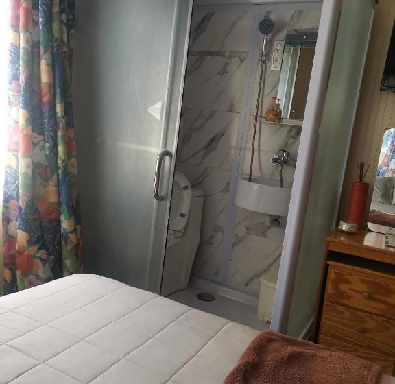 استودیوی لوکس, Eko Cozy Guest House