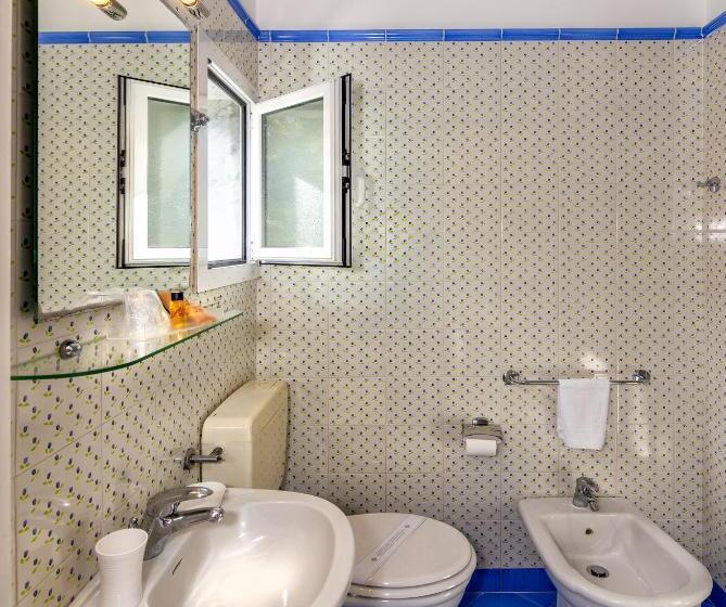 标准三人间, Eura