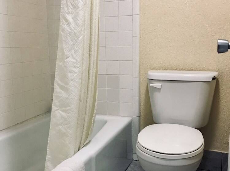 스탠다드 룸 더블 침대 2개, Executive Inn Texarkana
