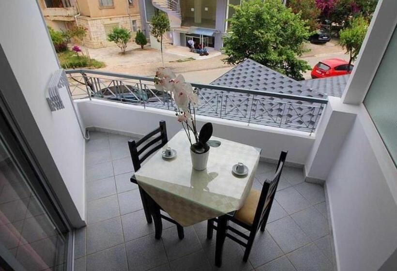 スタンダードトリプルルーム, Oxhaku