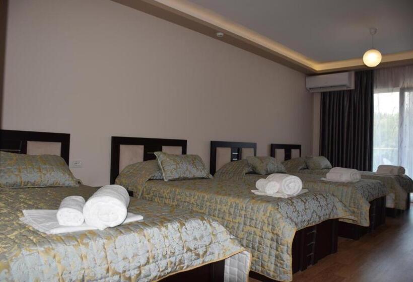 Четырехместный Номер Стандарт, Pogradeci 2