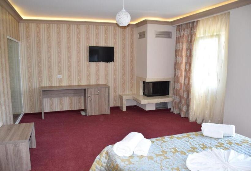 Четырехместный Номер Стандарт, Pogradeci 2