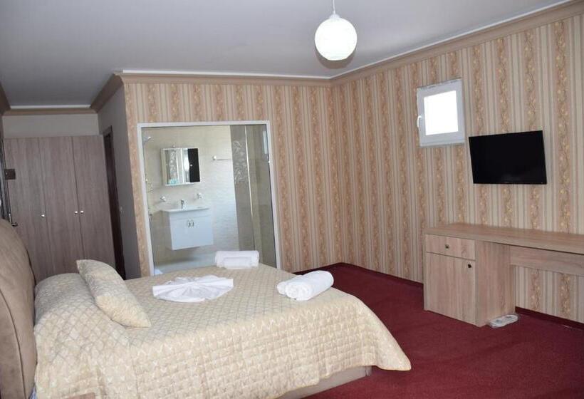 Четырехместный Номер Стандарт, Pogradeci 2