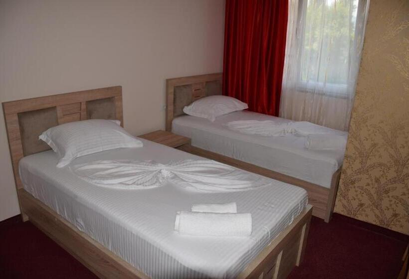 Семейный Номер, Pogradeci 2