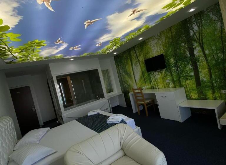 Люкс Повышенной Комфортности, Pogradeci 2