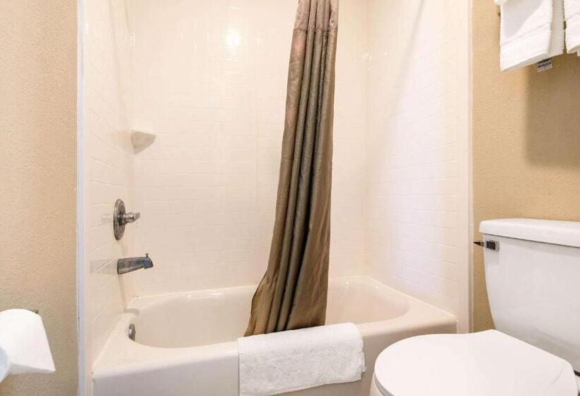 Люкс, Rodeway Inn