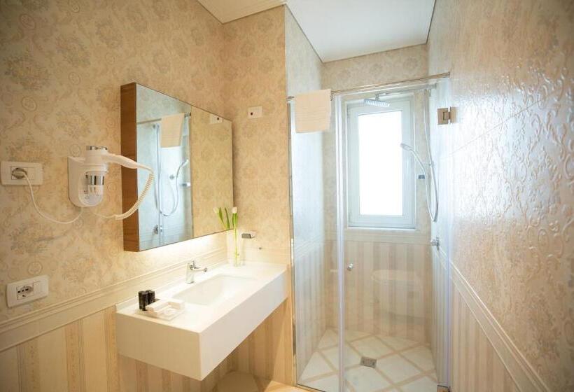 带阳台的豪华间, Royal Hill