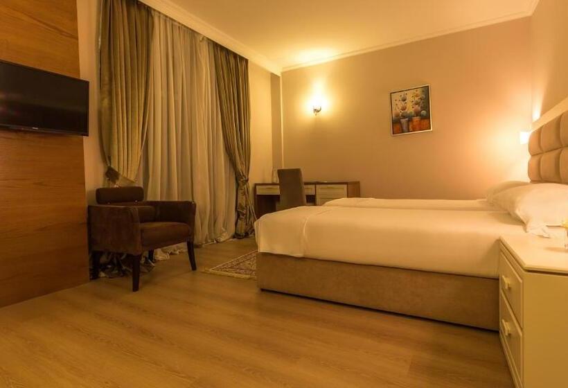 标准间, Royal Hill