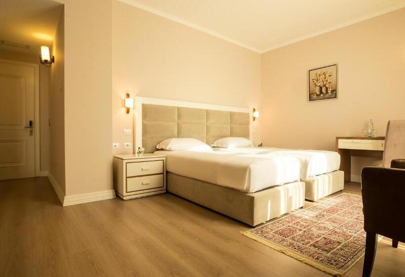 标准间, Royal Hill