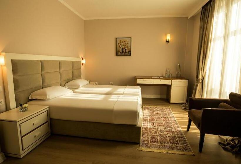 标准间, Royal Hill