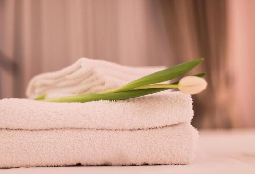 高级大房间, Royal Hill