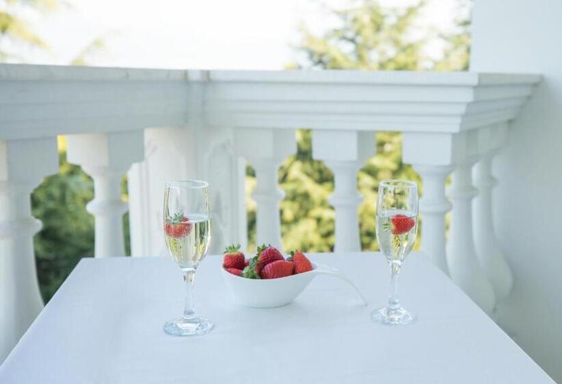 豪华房间, Royal Hill