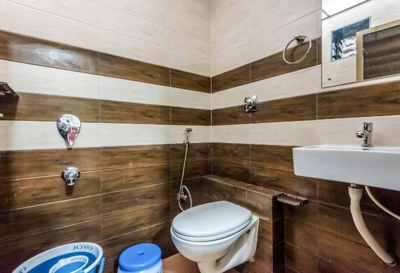 스위트, Sai Sharan Stay Inn