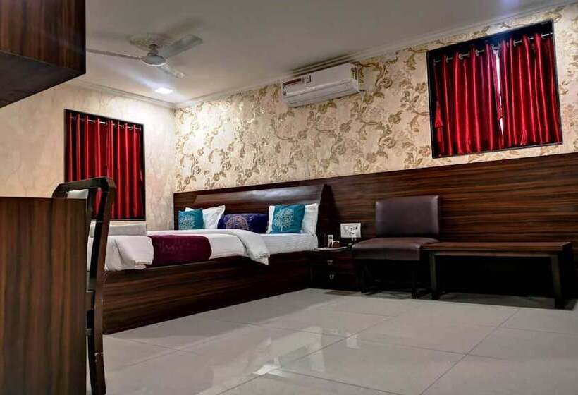 스위트, Sai Sharan Stay Inn