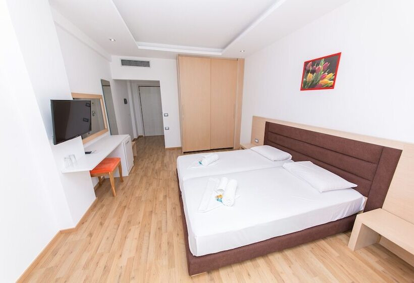 غرفة قياسية مزوَّدة بشُرفة, Saranda Palace