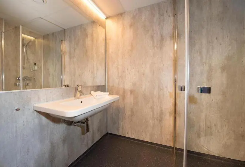 اتاق استاندارد یک نفره, Svalbard Hotell | The Vault